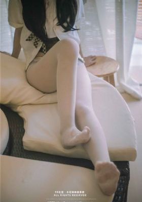 老汉胯下的女学生_720高清免费观看